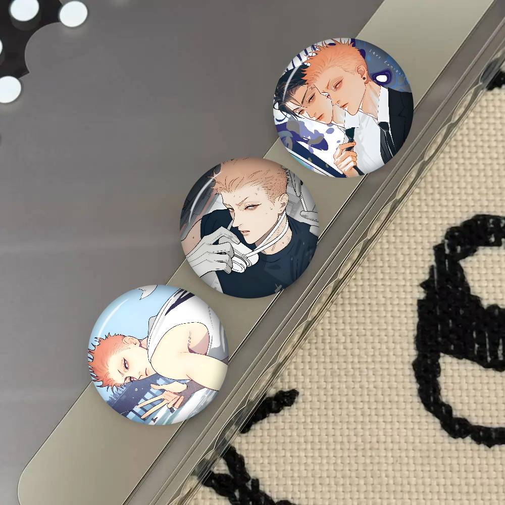 19 Dagen BL Anime Nieuwe Broch - Gaming Console Buttons recensie en prijs